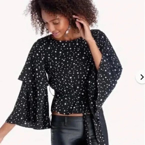J.O.A‎ Los Angeles Stars Ruffle Blouse size s - Picture 1 of 11